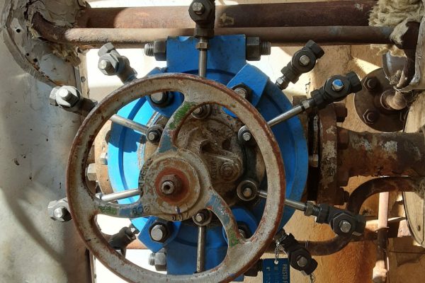 Injected clamp Petroseal